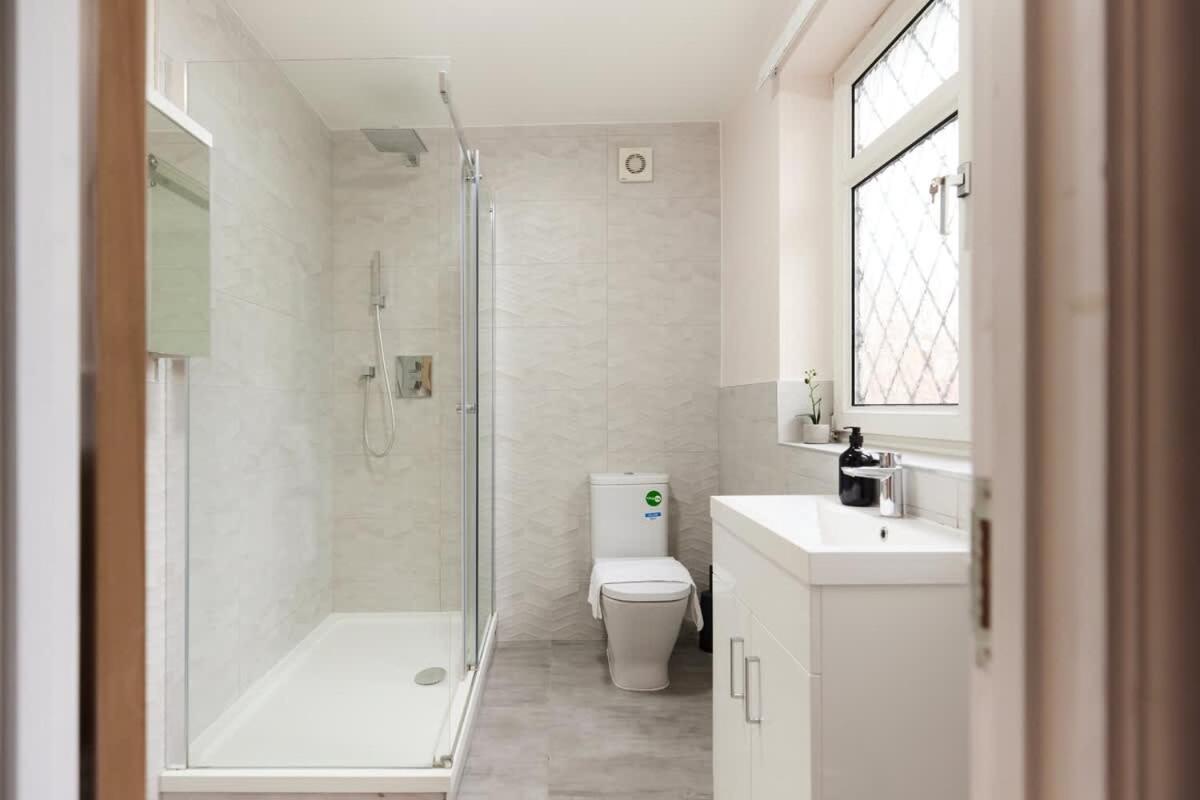 The Redbridge Sanctuary - Spacious 3bdr House With Garden *