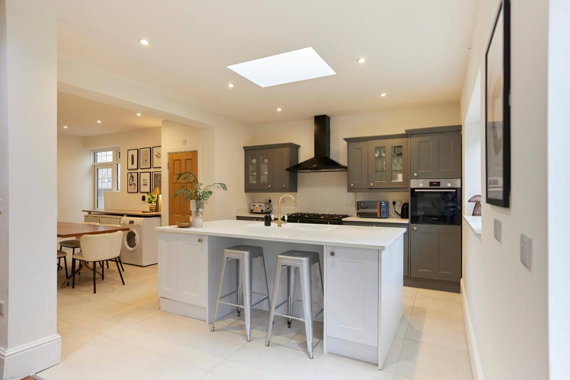 The Redbridge Sanctuary - Spacious 3bdr House With Garden Londen