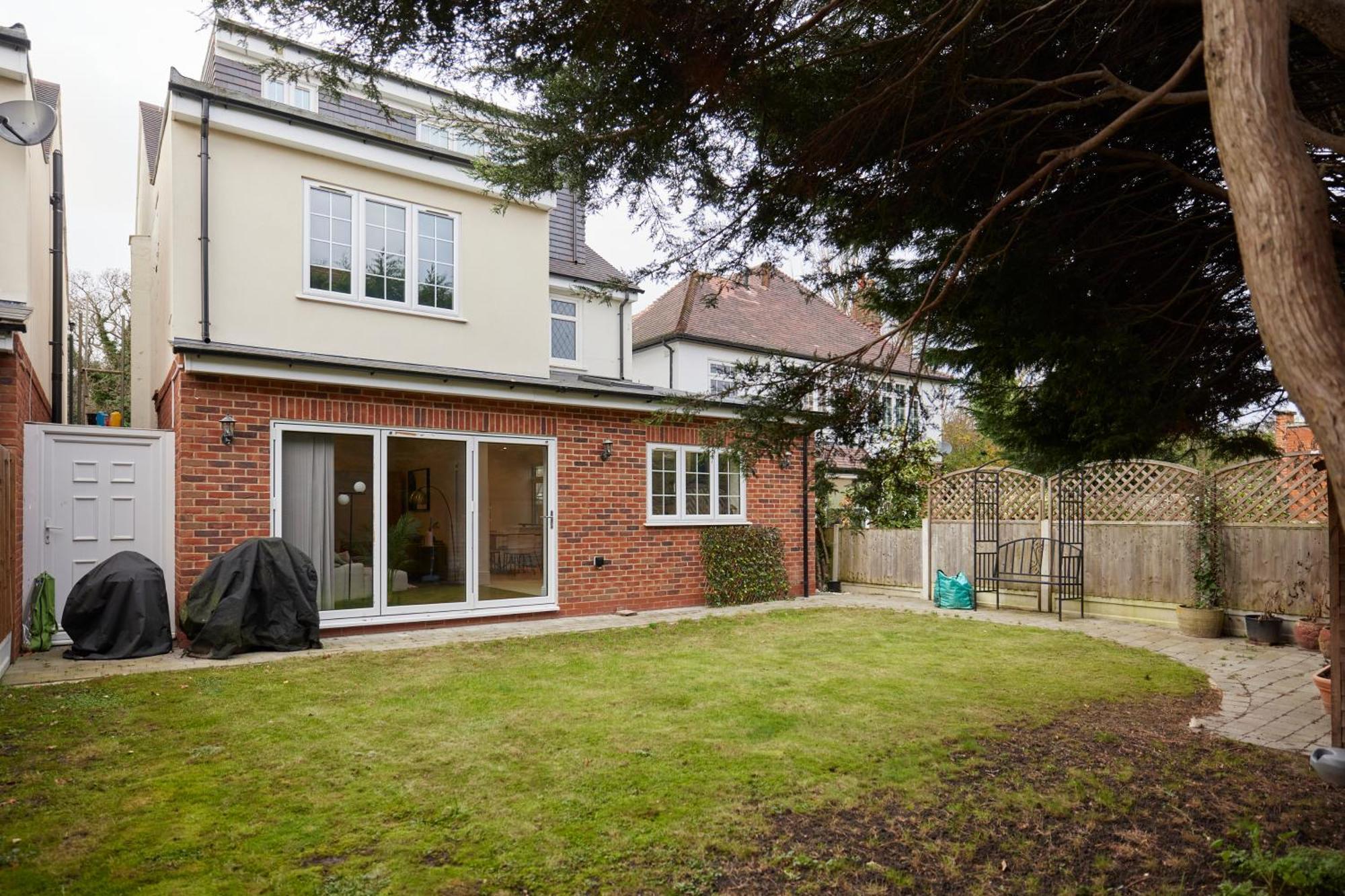 The Redbridge Sanctuary - Spacious 3bdr House With Garden * Londen