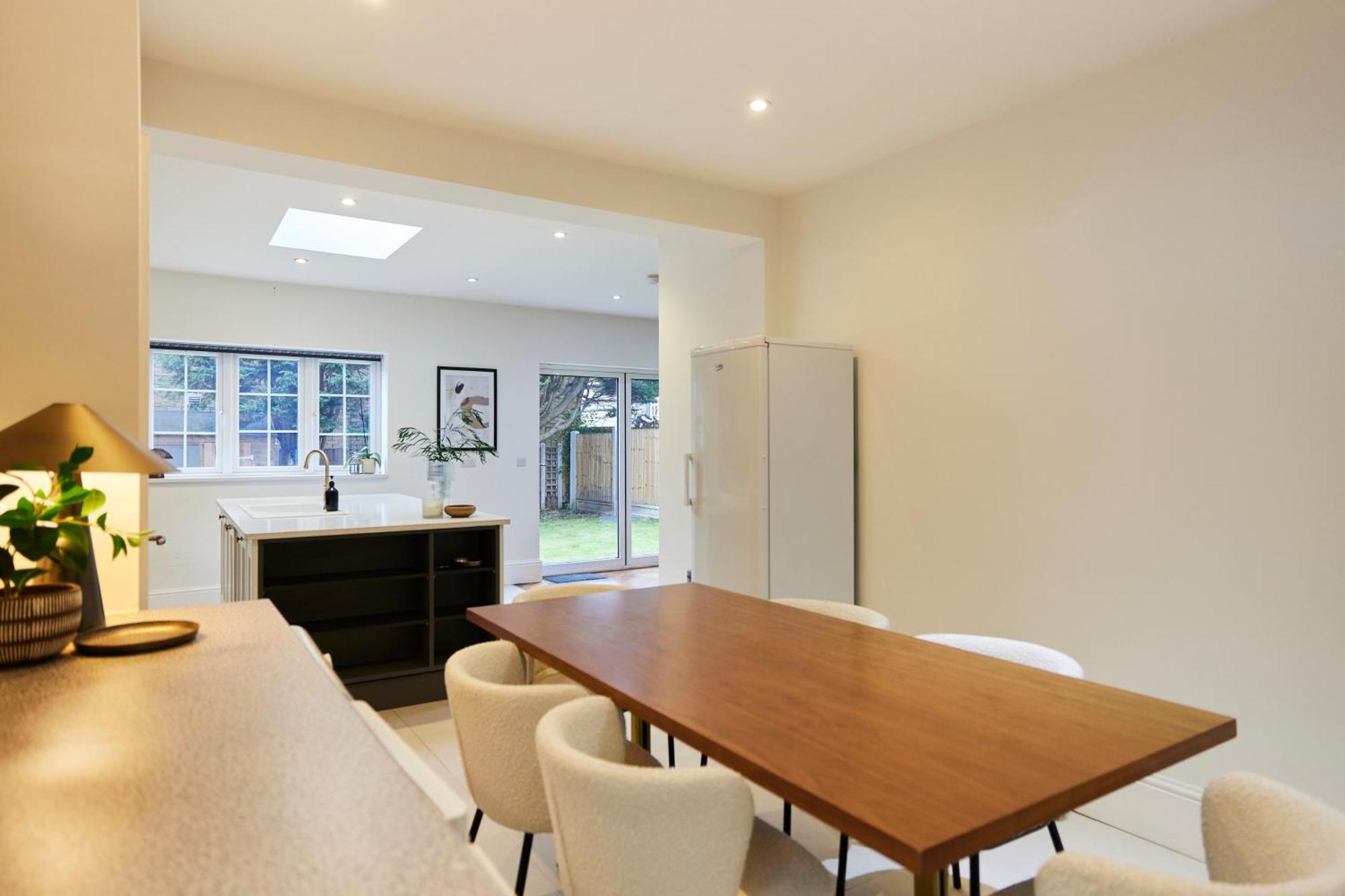 The Redbridge Sanctuary - Spacious 3bdr House With Garden Appartement Londen