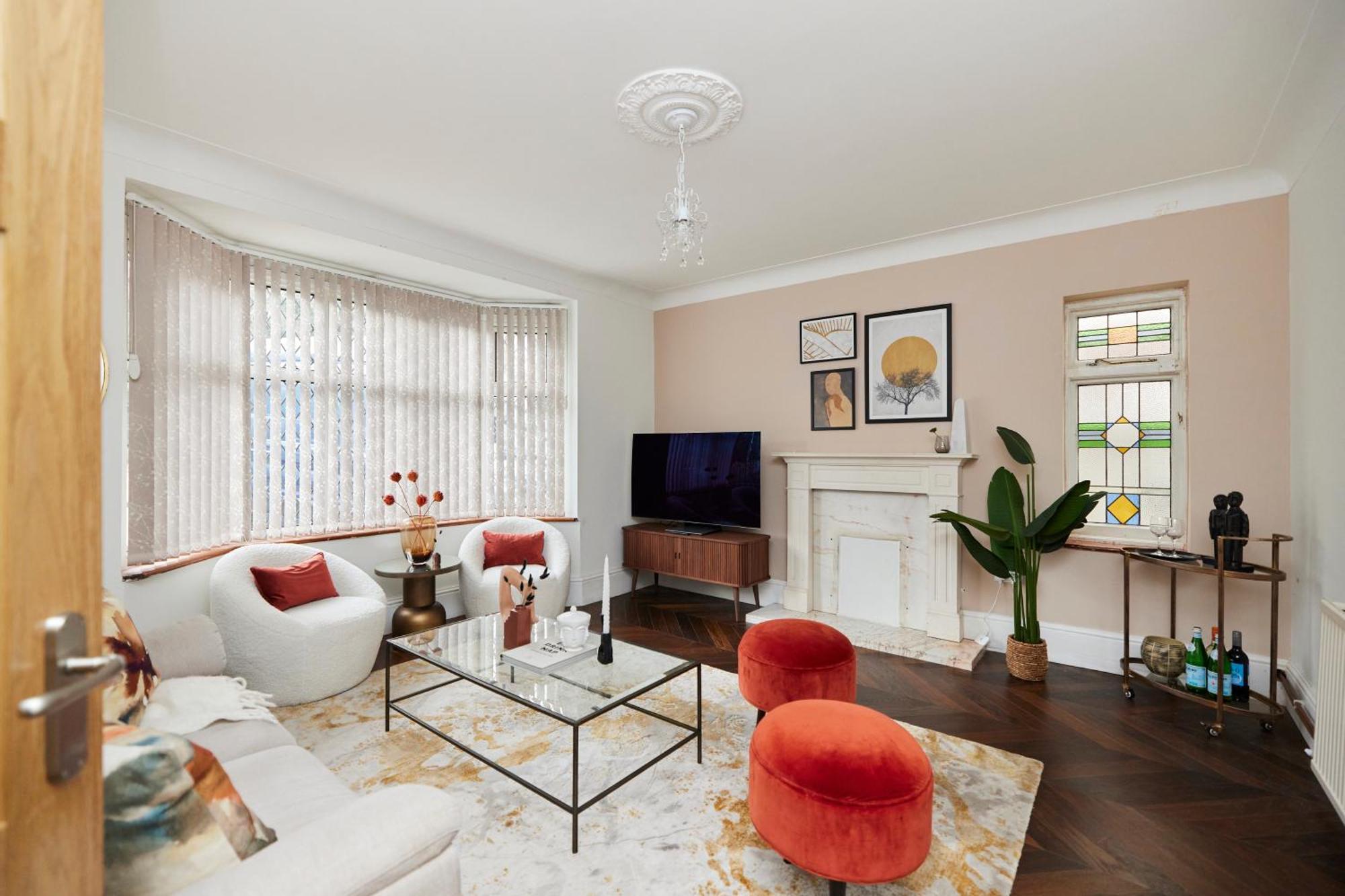 The Redbridge Sanctuary - Spacious 3bdr House With Garden Londen