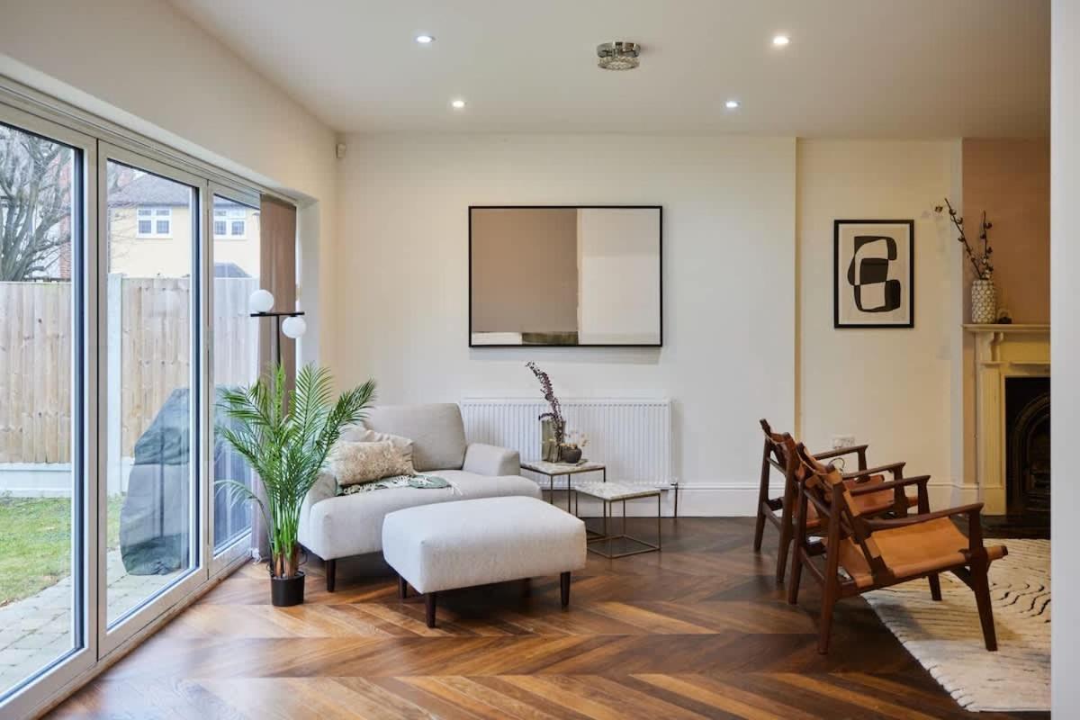 The Redbridge Sanctuary - Spacious 3bdr House With Garden * Londres