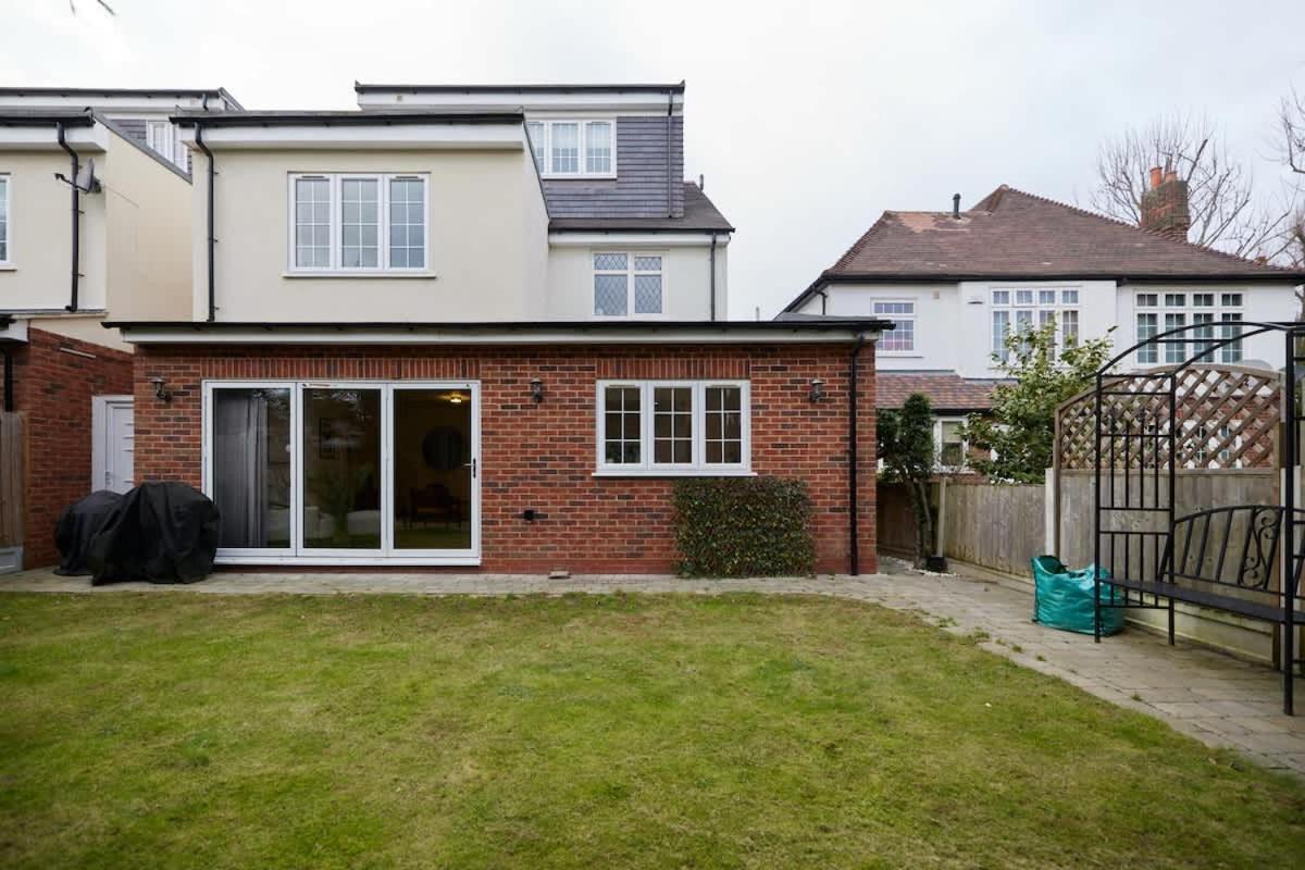 The Redbridge Sanctuary - Spacious 3bdr House With Garden Londres